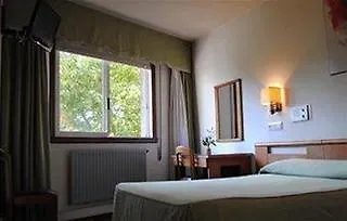 Hostal Palas בית הארחה א-קורוניה