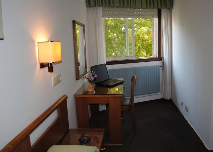 Hostal Palas Гостевой дом Ла-Корунья